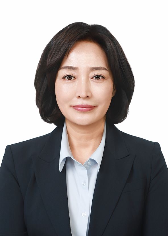그림입니다.  원본 그림의 이름: 더민주 평택2 김명숙의원.jpg  원본 그림의 크기: 가로 591pixel, 세로 827pixel  사진 찍은 날짜: 2026년 04월 07일 오후 2:28  프로그램 이름 : Adobe Photoshop 27.4 (Windows)  색 대표 : sRGB  EXIF 버전 : 0221